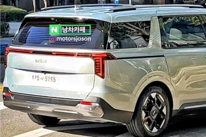 India-bound Kia Carnival facelift revealed in spy shots